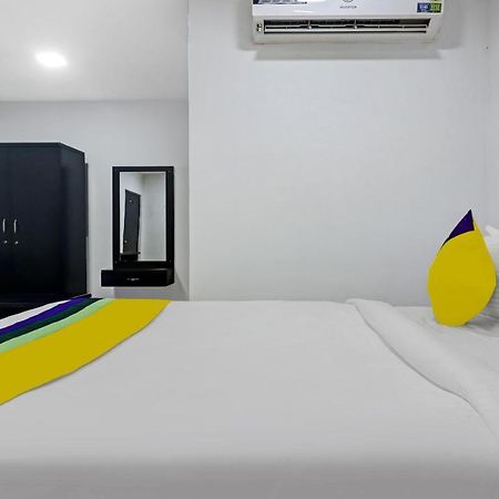 Itsy By Treebo - Lg Grand Inn Hyderabad Bagian luar foto